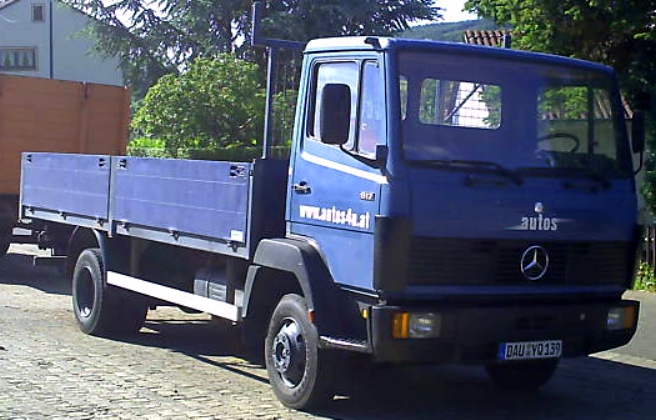 Mercedes Benz LKW UNIMOG
